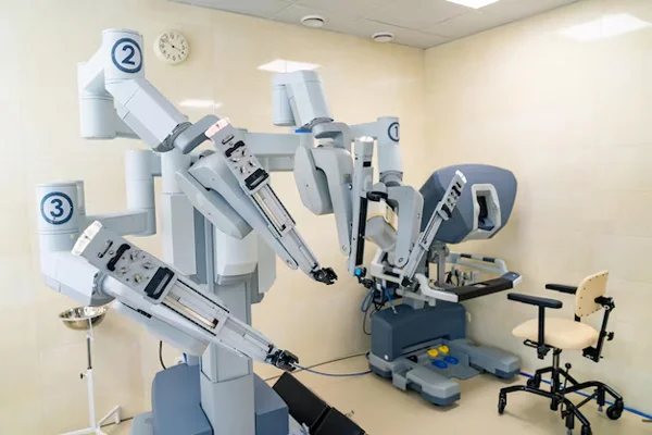 Da Vinci and SSI Mantra Robotic Surgery for Urologic Cancers